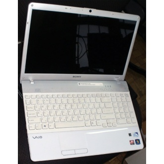 Ноутбук Sony Vaio VPCEB3E1R (Intel Pentium P6100 (2x2.0Ghz) /4096Mb DDR3 /320Gb /Radeon HD5470 /15.5" TFT 1366x768) - Оренбург